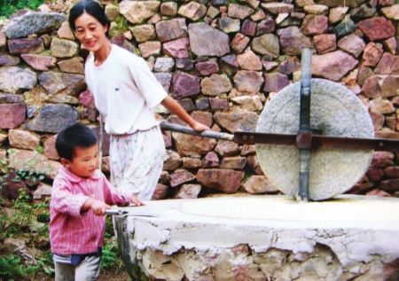 北大教师夫妇遁入深山十几年 追求原生态(组图)--中国国情