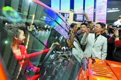 张朝阳400万购名贵跑车 称“汪S事件”早没事了--中国国情手册