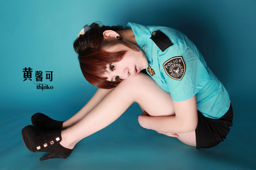 歌手黄馨可穿制服性感照曝光 将参加快女选拔(图)--中国国情手册