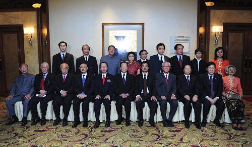 温家宝会见辛亥革命先驱的后代和华文媒体代表--中国国情网