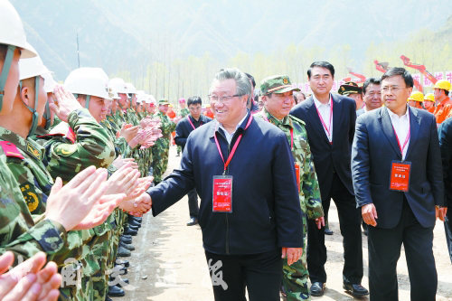 首次公路交通警地联合应急救援演练在京举行--中国国情网