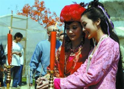 《欢乐元帅》豪掷1.5亿开机 TWINS合体演女妖--中国国情