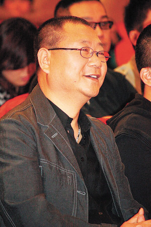 范伟自称宅男最爱做饭 赴加拿大为爱子留学探路--中国国情网