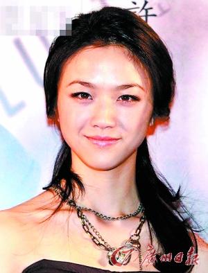 汤唯现身韩国出席活动 人气过旺提前离场--中国国情网
