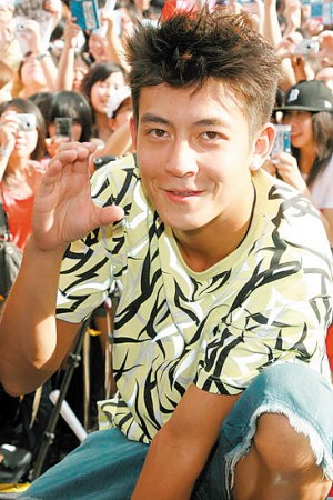 陈冠希盼未来3年别出事:不会再被迫退出娱乐圈--中国国情