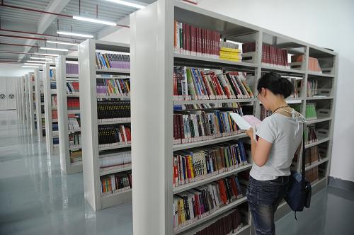 国家图书馆都江堰灾区文化援建活动举行--中国国情网