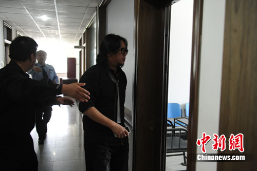 高晓松醉驾将面临刑拘处罚 仍在警局接受调查--中国国情网