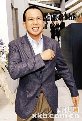 李泽楷被曝与新女友同游新加坡 回应:那是表妹--中国国情网