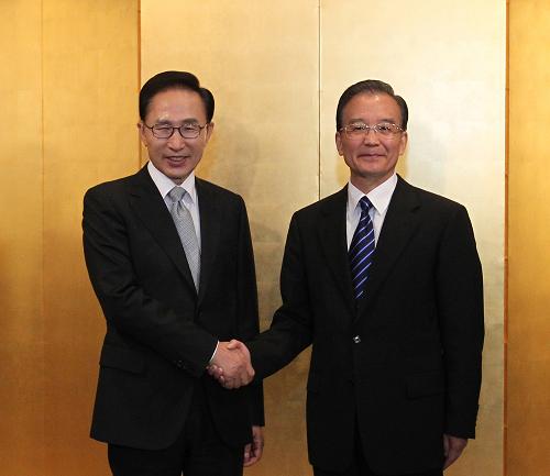 温家宝会见韩国总统李明博--中国国情