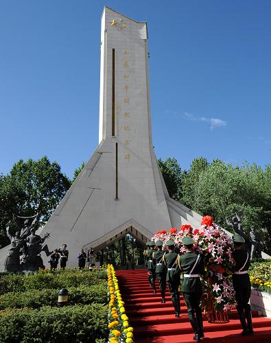 拉萨各族各界庆祝西藏和平解放60周年--中国国情手册