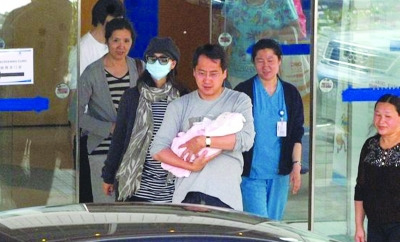 图文:传陈好已当妈 “产子出院”视频网络爆红--中国国情手册