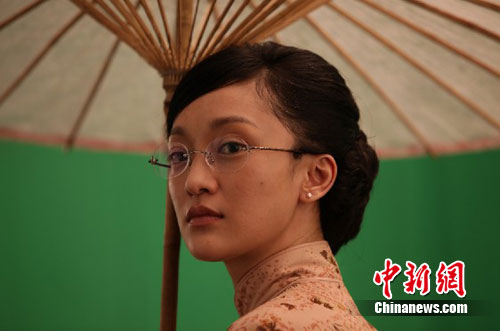 周迅《建党伟业》剧照曝光 称不介意土气造型(图)--中国国情