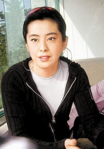 王祖贤被曝私生女已17岁 引产师承认曾为王接生--中国国情