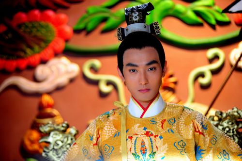 韩明星安七炫将演“中国皇帝” 李泰兰加盟(图)--中国国情手册