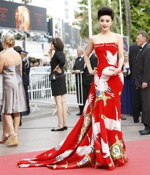 巩俐暗讽范冰冰没脑子:没作品还走那么多红毯--中国国情网