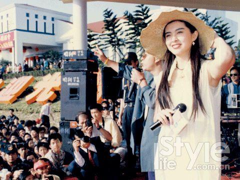 王祖贤一心归隐 却被“思念”大手狠抓不放(图)--中国国情