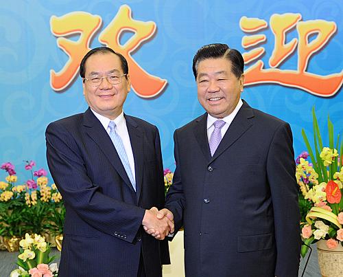 贾庆林会见出席海峡论坛两岸各界人士--中国国情网