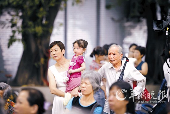 入托难社会百态:公办幼儿园挤破头也难进--中国国情手册