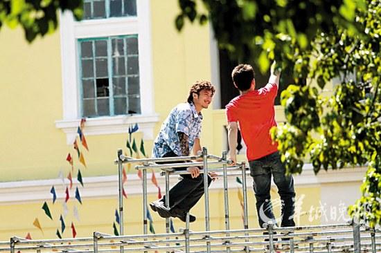 谢霆锋“死心”发律师信决定离婚 张柏芝不放弃--中国国情网
