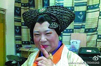 郭德纲男扮女装曝光 浓妆兰花指被评黑山老妖(图)--中国国情