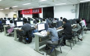 北京考生高考成绩23日公布 作文试卷错别字趋多--中国国情手册