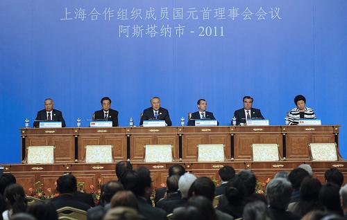 胡锦涛同与会成员国元首共同会见记者--中国国情网