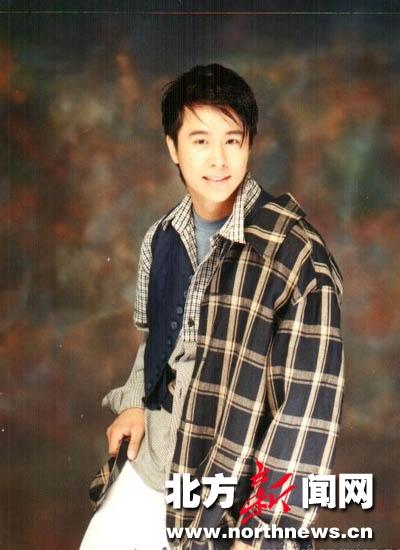 歌手红豆再次因猥亵男童被抓 曾被列为网上逃犯--中国国情网