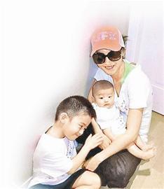 张柏芝受婚变影响体重暴跌 传已携子飞赴温哥华--中国国情手册