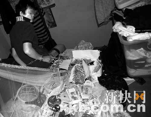 员工偷配钥匙帮助老乡盗窃珠宝店(图)--中国国情
