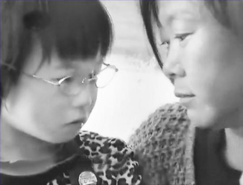 重病女教师18年执教小学 称愿一辈子坚守(图)--中国国情网