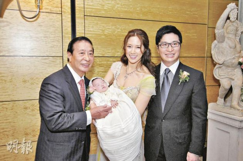 港媒传“千亿媳妇”徐子淇提前剖腹诞男婴--中国国情网