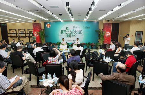 中国记协举办“纪念建党90周年”新闻茶座--中国国情网