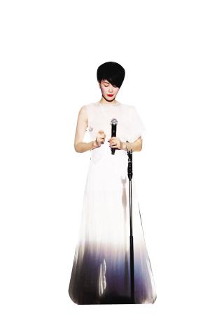 郭德纲遭砸台王菲演唱失误 明星“救场”有妙招--中国国情