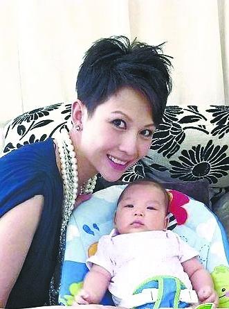 蔡少芬上传母女合照 自曝女儿不认“扮靓”妈妈--中国国情