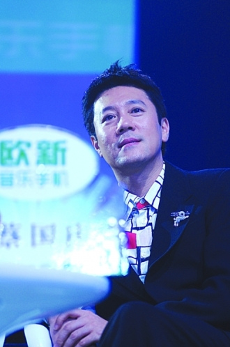 蔡国庆斥内地歌坛丑八怪当道 自称内心狂野(图)--中国国情手册