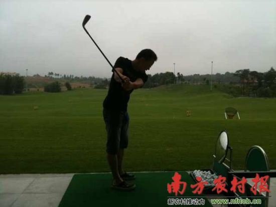 高尔夫球场借训练基地之名兴建 叫停后仍营业--中国国情