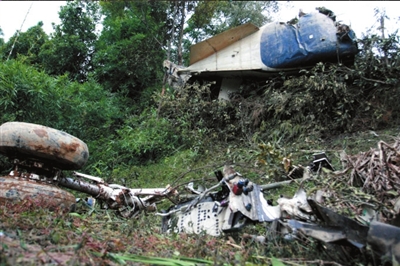 尼泊尔观光客机坠毁19人亡 原因尚未确定(组图)--中国国情网