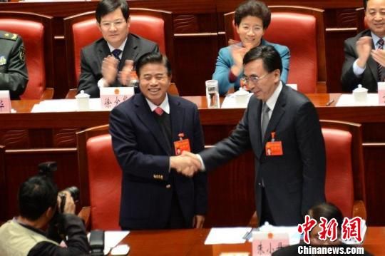 朱小丹当选为广东省人民政府省长(图)--中国国情