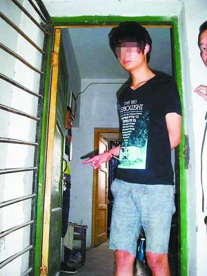 毕业生为缴200元保证金持刀抢劫同学母亲--中国国情网